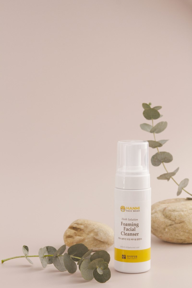 Sữa rửa mặt tạo bọt HERB SOLUTION